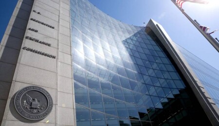 SEC, iki şirkete yapay zeka kullandıklarına dair yanlış beyanları nedeniyle ceza verdi